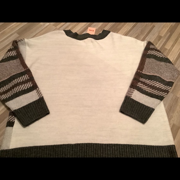 EVRI Size 2X, Women Plus Size Sweater, Thick - Picture 8 of 8
